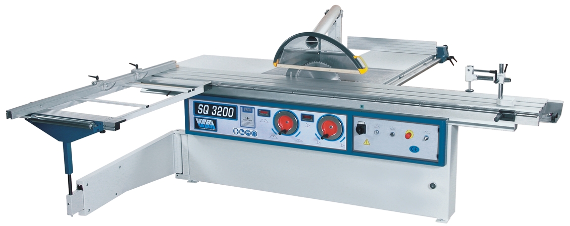 Sliding-table panel saw for cutting wood panels